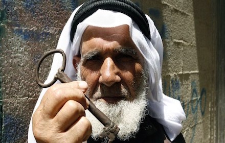 Palestinian refugee with the key to his stolen home